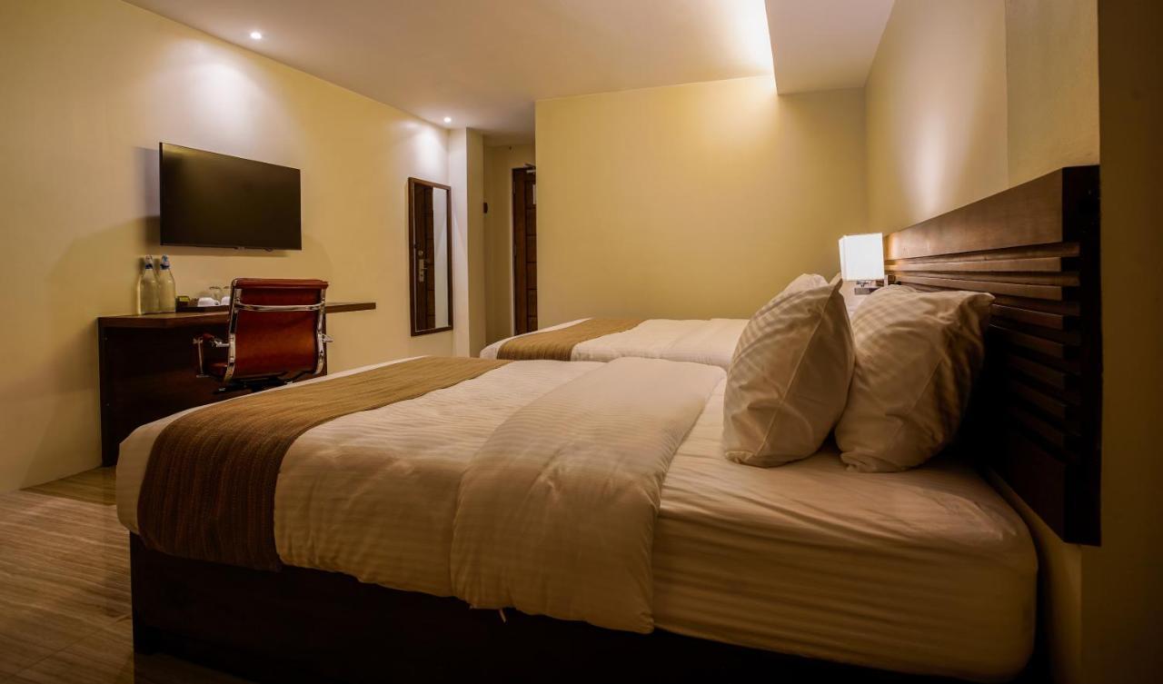 Hotel Areca Легазпи Екстериор снимка